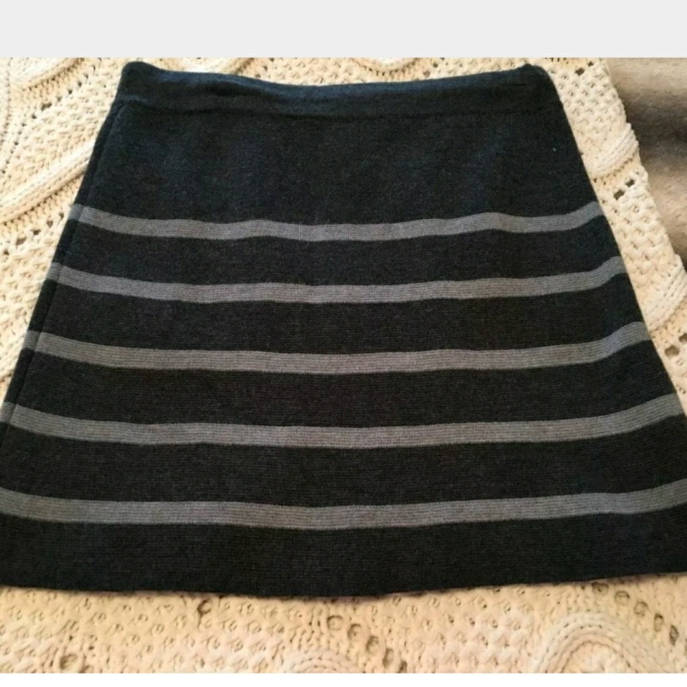 Ann Taylor wool skirt size M - Picture 2 of 4